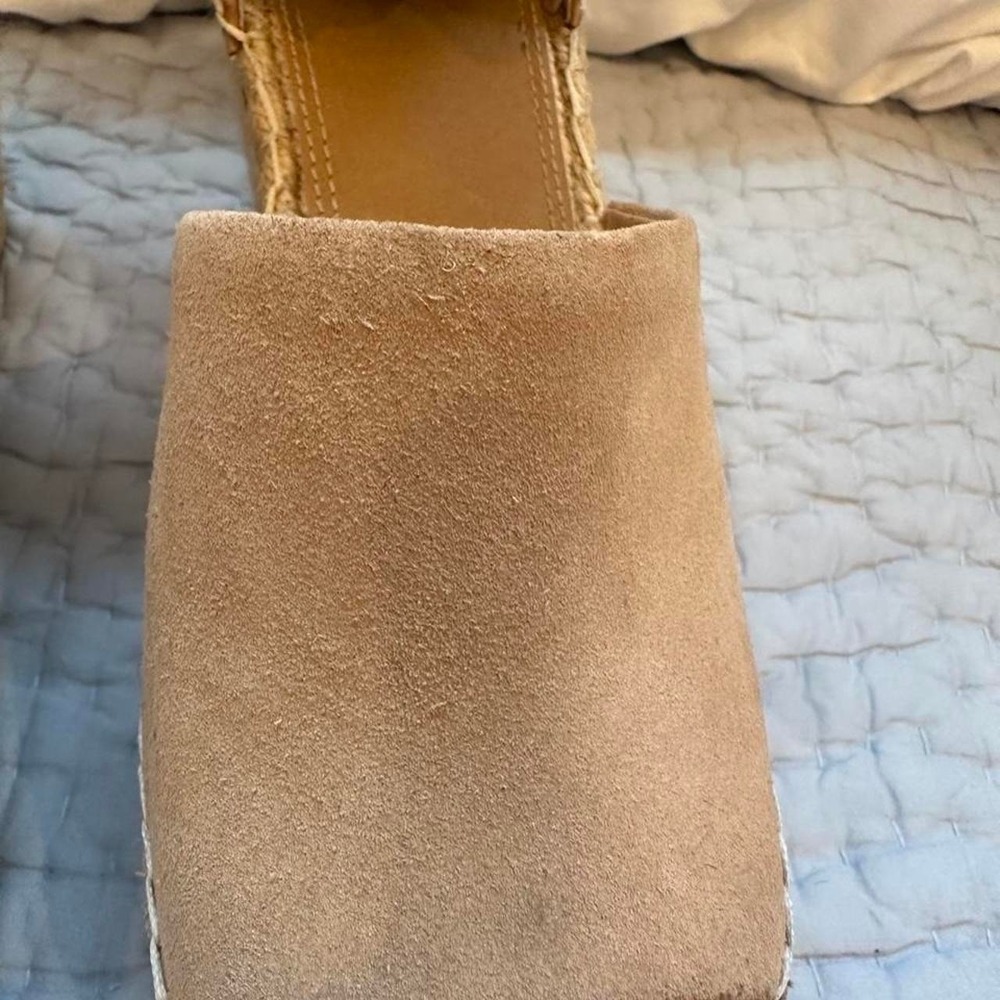 Size 9.5 4" heel Gianni Bini Tan suede espadrille wedge sandals - Picture 3 of 8